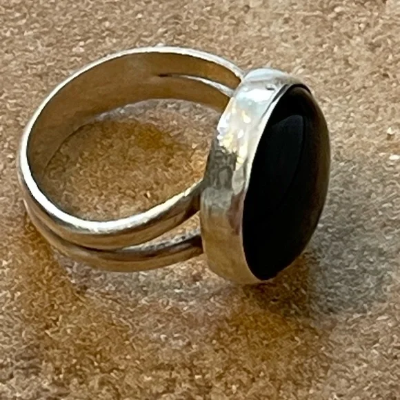 Sterling Silver Round Onyx Ring - Picture 3 of 6